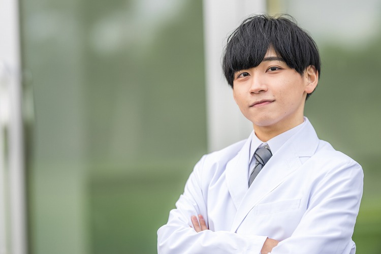 頭の良さが顔に出る理由と顔の特徴・目元・表情の共通点
